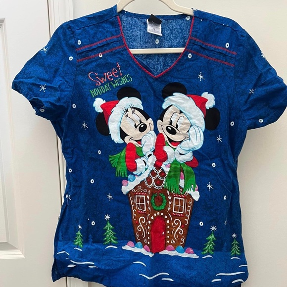 Mickey Mouse Christmas Scrub Top Size Medium 🎄🎄 - Picture 1 of 1
